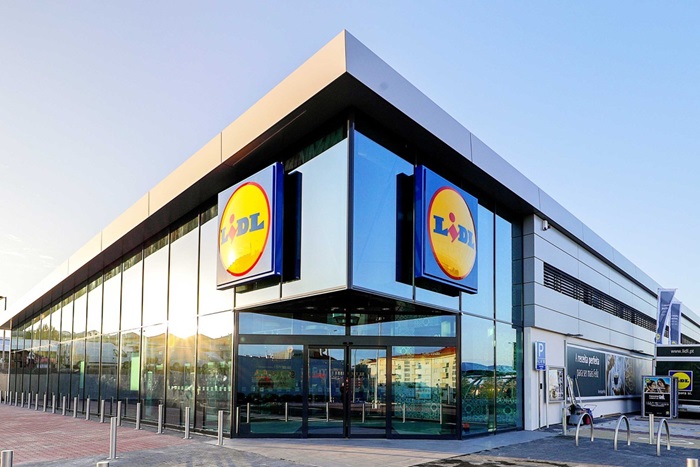 Lidl abre mais duas lojas e est a oferecer 30 anos de compras grtis