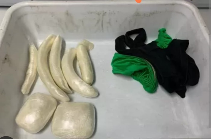PF prende mulher que tentava embarcar a Portugal com cocana sob as roupas
